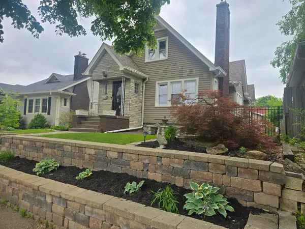 2929 Grand Avenue, Davenport, IA 52803