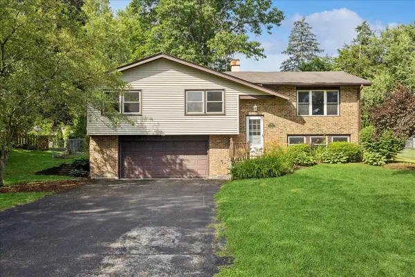 4913 Redbird Lane, Crystal Lake, IL 60012