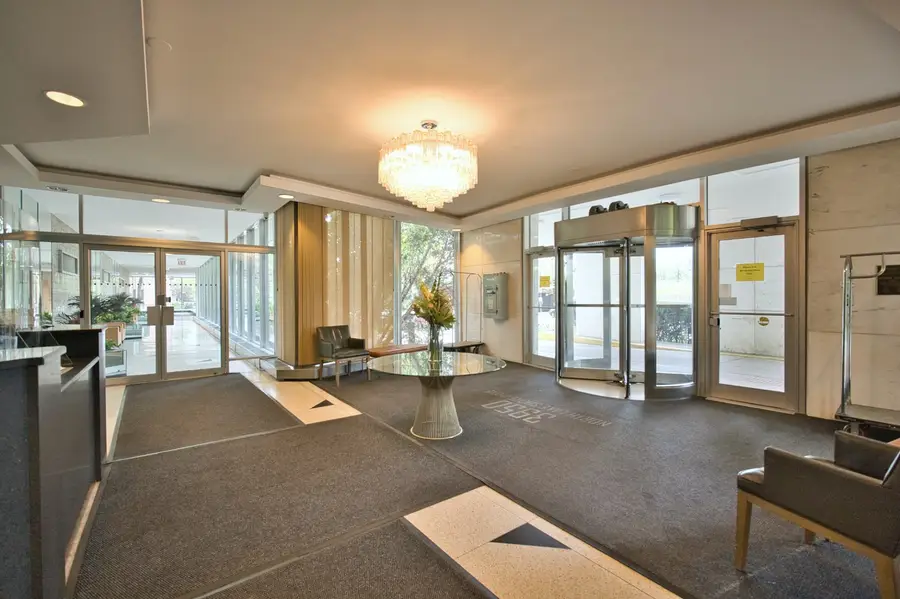 3950 N Lake Shore Drive #1423D, Chicago, IL 60613 - #2