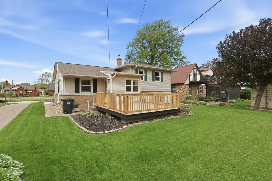 2528 28th Street, Moline, IL 61265 - #2