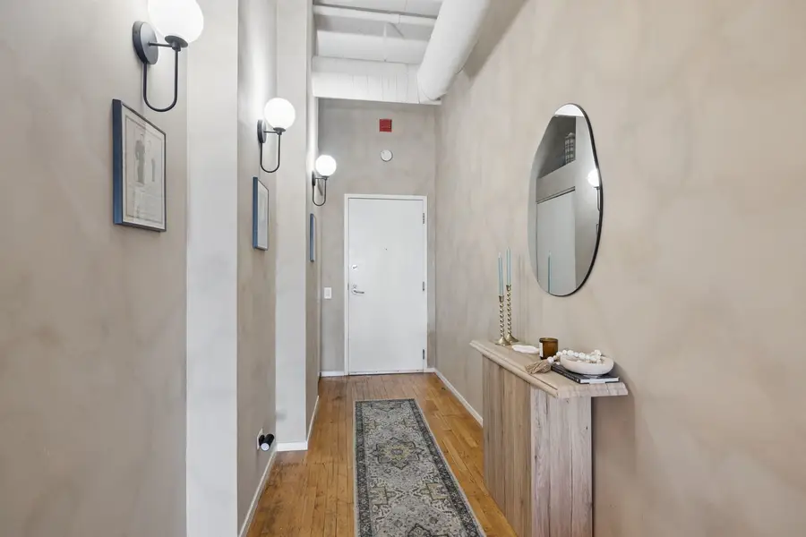 728 W Jackson Boulevard #302, Chicago, IL 60661 - #3