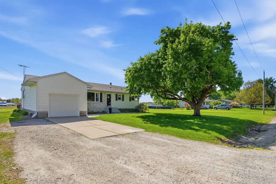 215 N Yates Street, Alpha, IL 61413 - #3