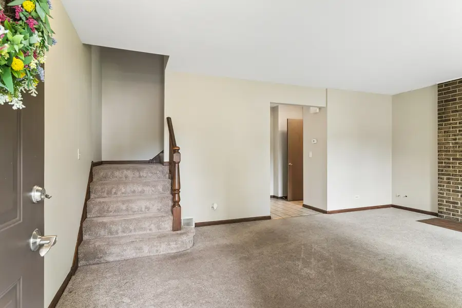 512 E Russell Street, Barrington, IL 60010 - #2