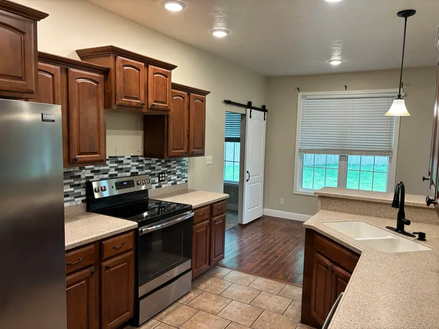 2004 Arthur Court, Carterville, IL 62918 - #2