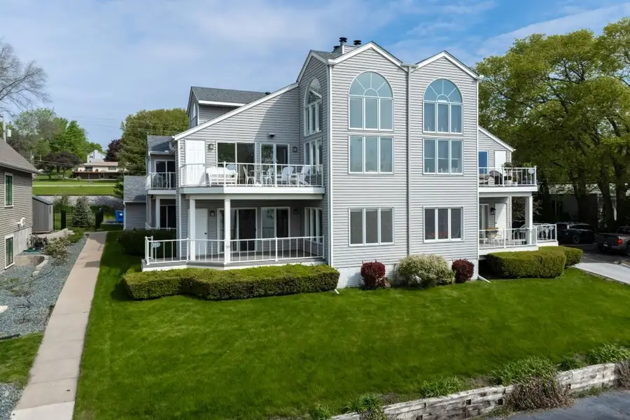 855 Canal Shore Drive, Le Claire, IA 52753 - #2