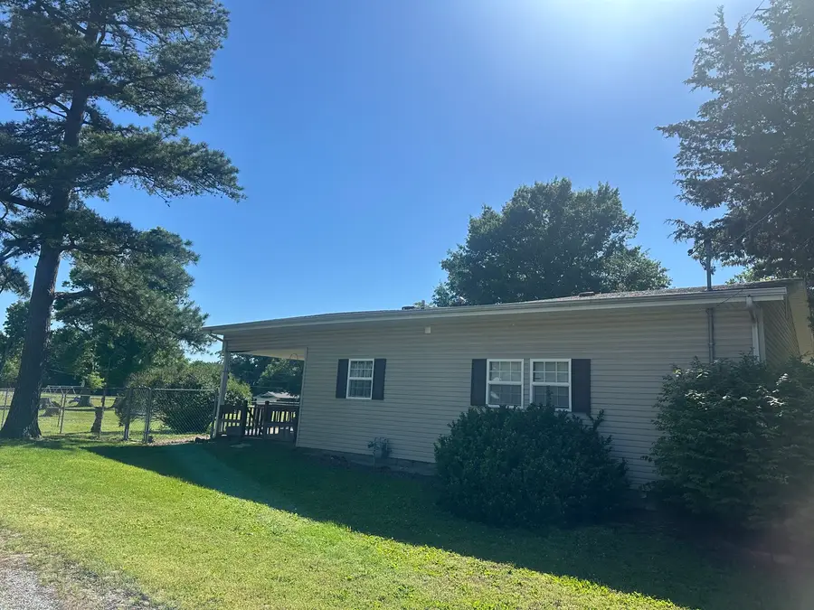 204 W Coal Street, Buckner, IL 62819 - #3