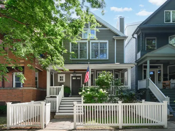 3653 N Bosworth Avenue, Chicago, IL 60613