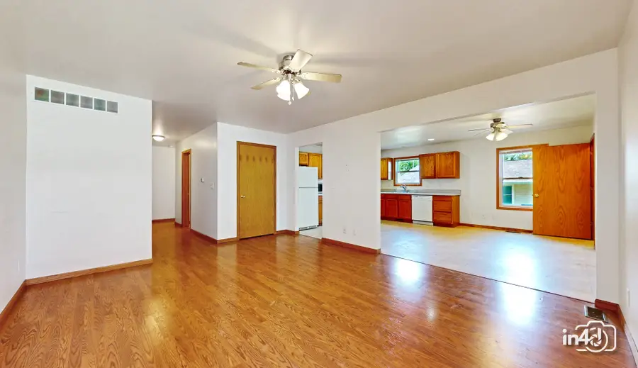 247-253 N Cross Street, Sycamore, IL 60178 - #3
