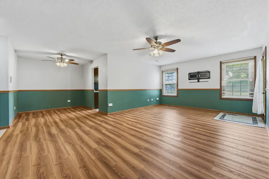472 Elizabeth Drive #17-A-R, Wood Dale, IL 60191 - #3