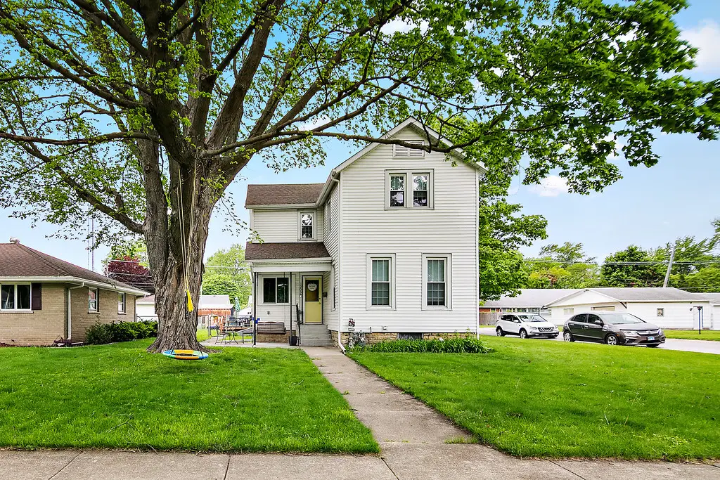 1205 S 7th Avenue, Kankakee, IL 60901 - #1
