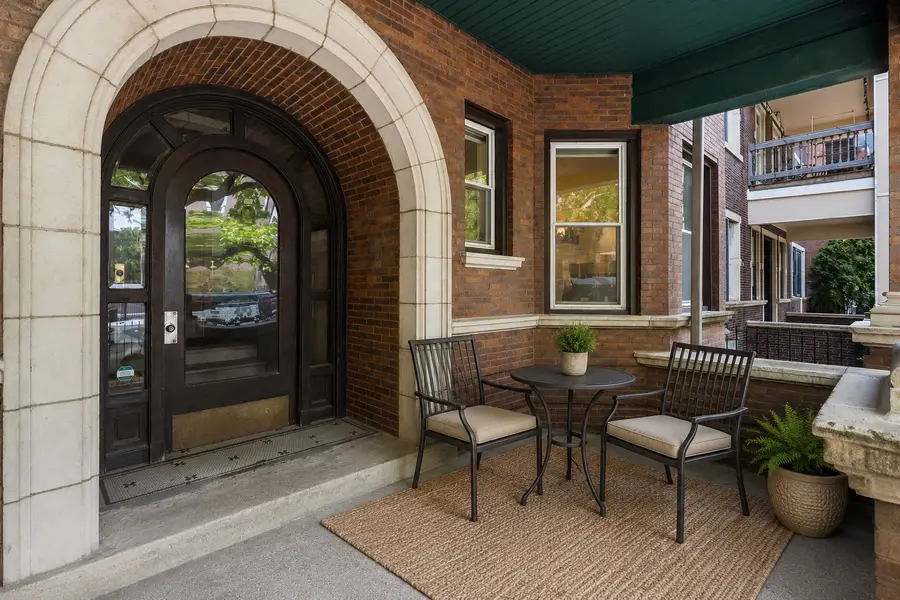 839 W Lakeside Place #1W, Chicago, IL 60640 - #2
