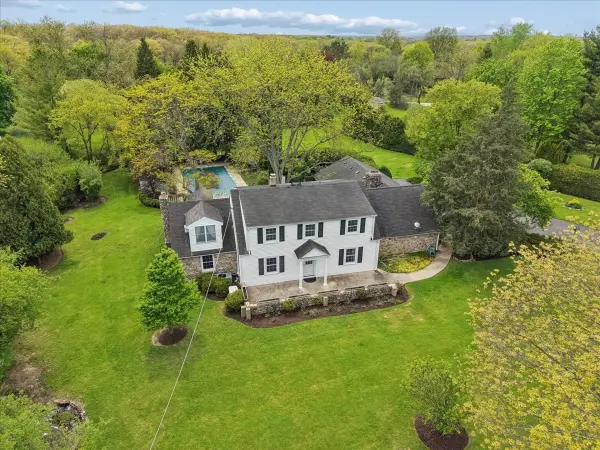 44 W Indian Trail Road, Barrington, IL 60010