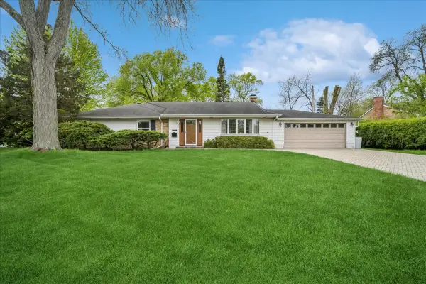 1112 Whitfield Road, Northbrook, IL 60062
