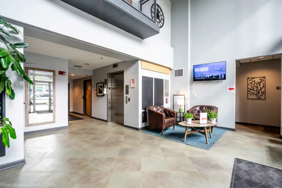 1122 W Catalpa Avenue #603, Chicago, IL 60640 - #2
