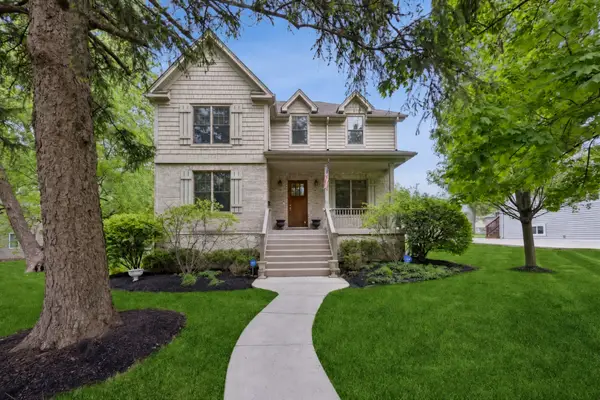 28 S Grant Street, Westmont, IL 60559