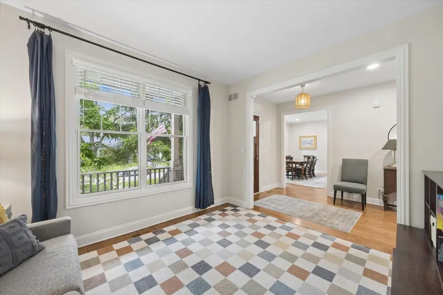 28 S Grant Street, Westmont, IL 60559 - #2