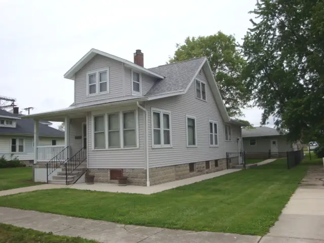 221 W Garfield Avenue, Cissna Park, IL 60924 - #1
