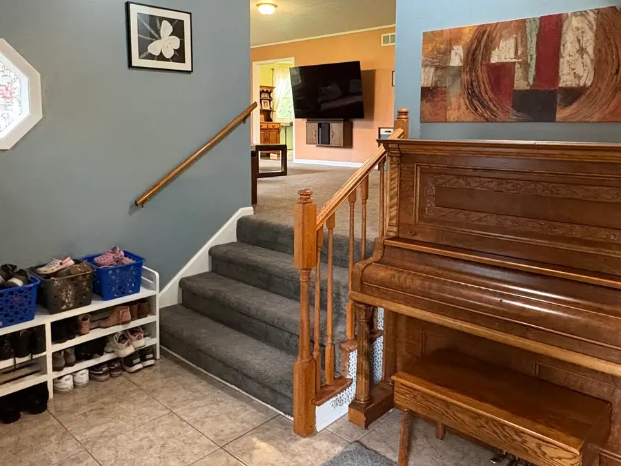 320 S Main Street, Creston, IL 60113 - #3