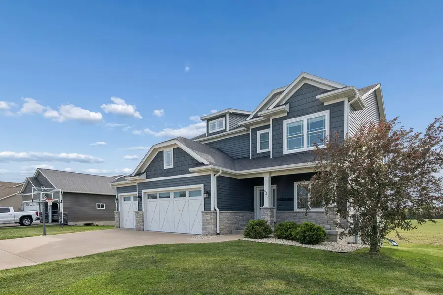 620 St Andrews Circle, Eldridge, IA 52478 - #3