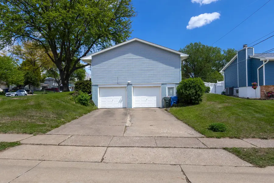 2665 W 35th Street, Davenport, IA 52806 - #3