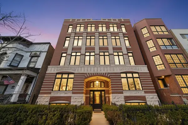 540 W Oakdale Avenue #4E, Chicago, IL 60657