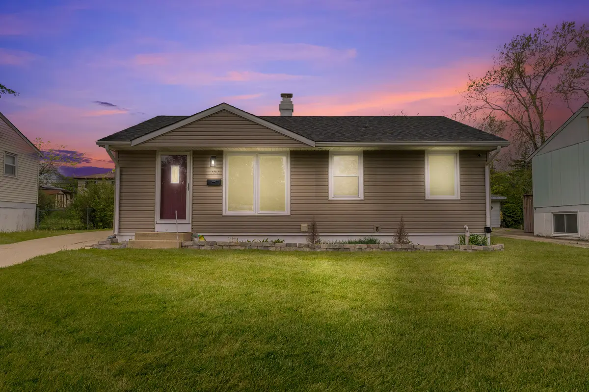 404 E Lincoln Avenue, Glendale Heights, IL 60139 - #1