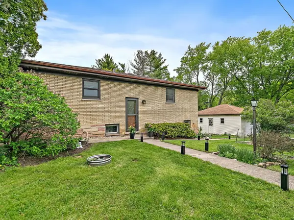 23509 N Garden Lane, Lake Zurich, IL 60047