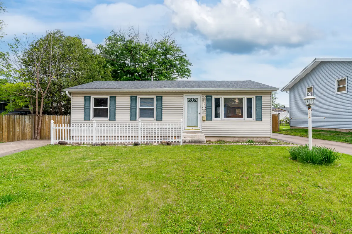 3410 Greenbrier Drive, Bettendorf, IA 52722 - #1