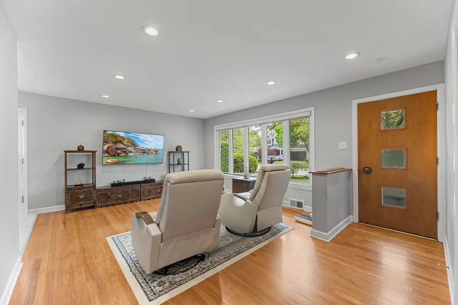 2232 Covert Road, Glenview, IL 60025 - #3