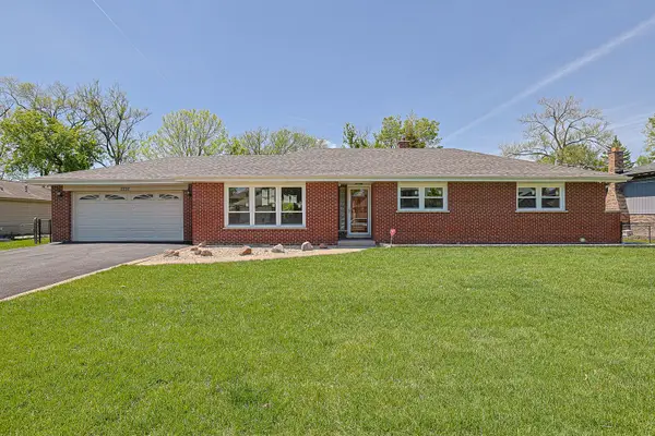 2232 Sprucewood Avenue, Des Plaines, IL 60018