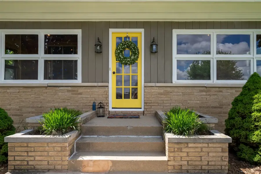 405 N Franklin Street, Roanoke, IL 61561 - #2