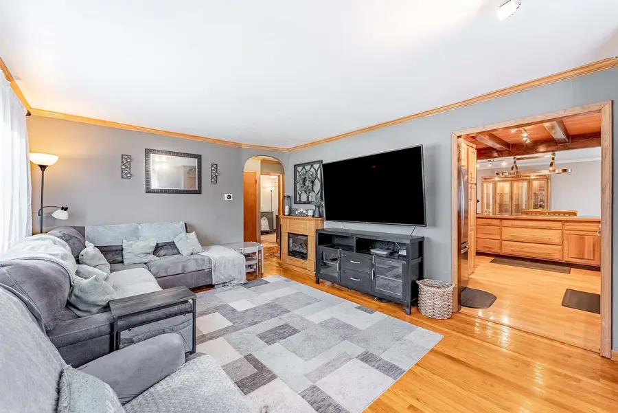 17W685 Lorraine Avenue, Addison, IL 60101 - #3