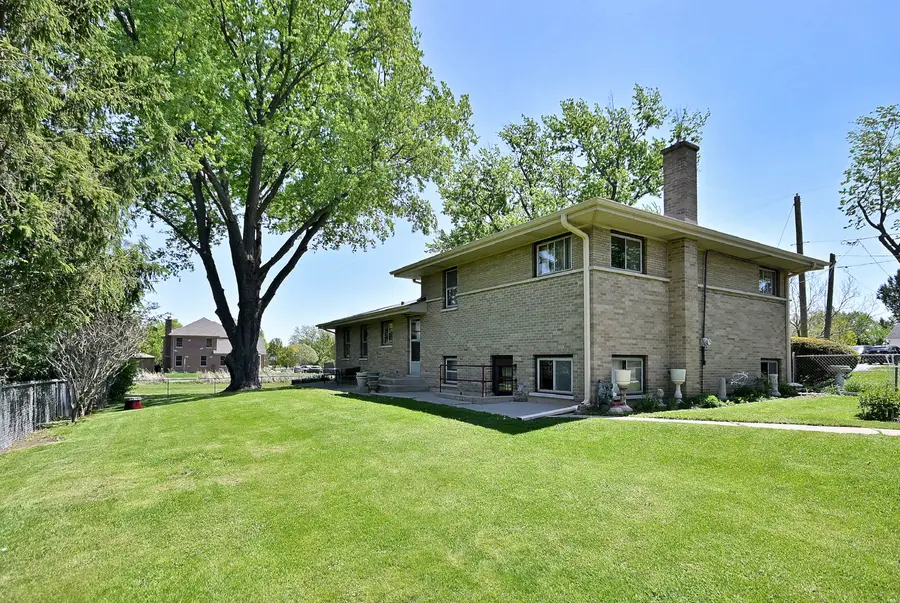 1030 W Kenilworth Avenue, Palatine, IL 60067 - #3