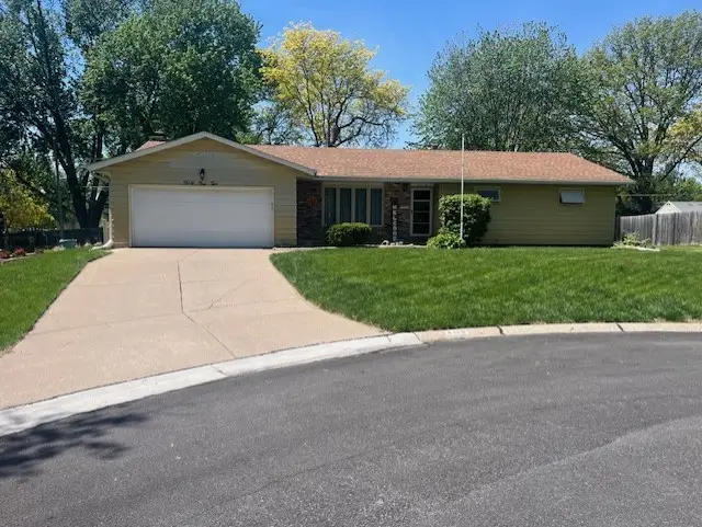 4110 Keeneland Court, Bettendorf, IA 52722 - #2