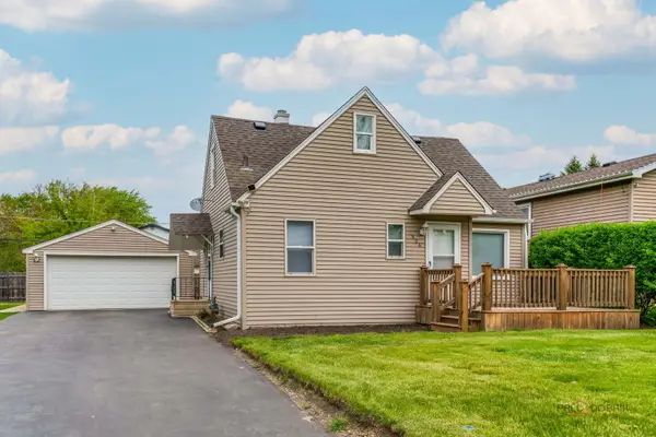 526 Clover Lane, Round Lake Beach, IL 60073