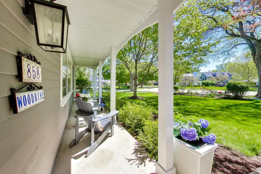 858 Woodbine Lane, Northbrook, IL 60062 - #2
