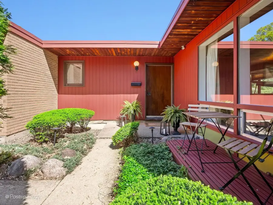 24 E Harding Avenue, La Grange Park, IL 60526 - #3