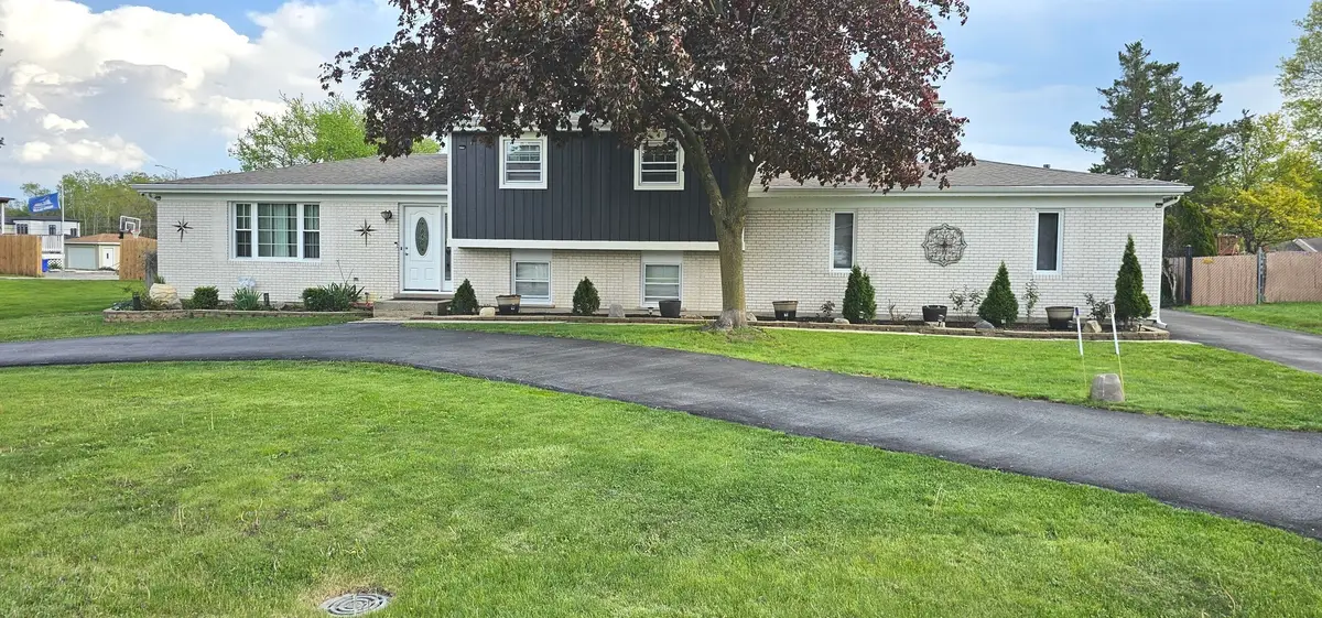 17W335 Forestview Drive, Bensenville, IL 60106 - #1