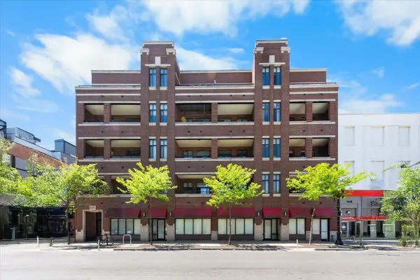 4420 N Clark Street #401, Chicago, IL 60640