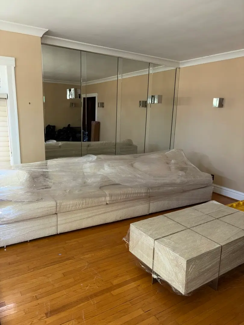 7718 S Bennett Avenue, Chicago, IL 60649 - #3