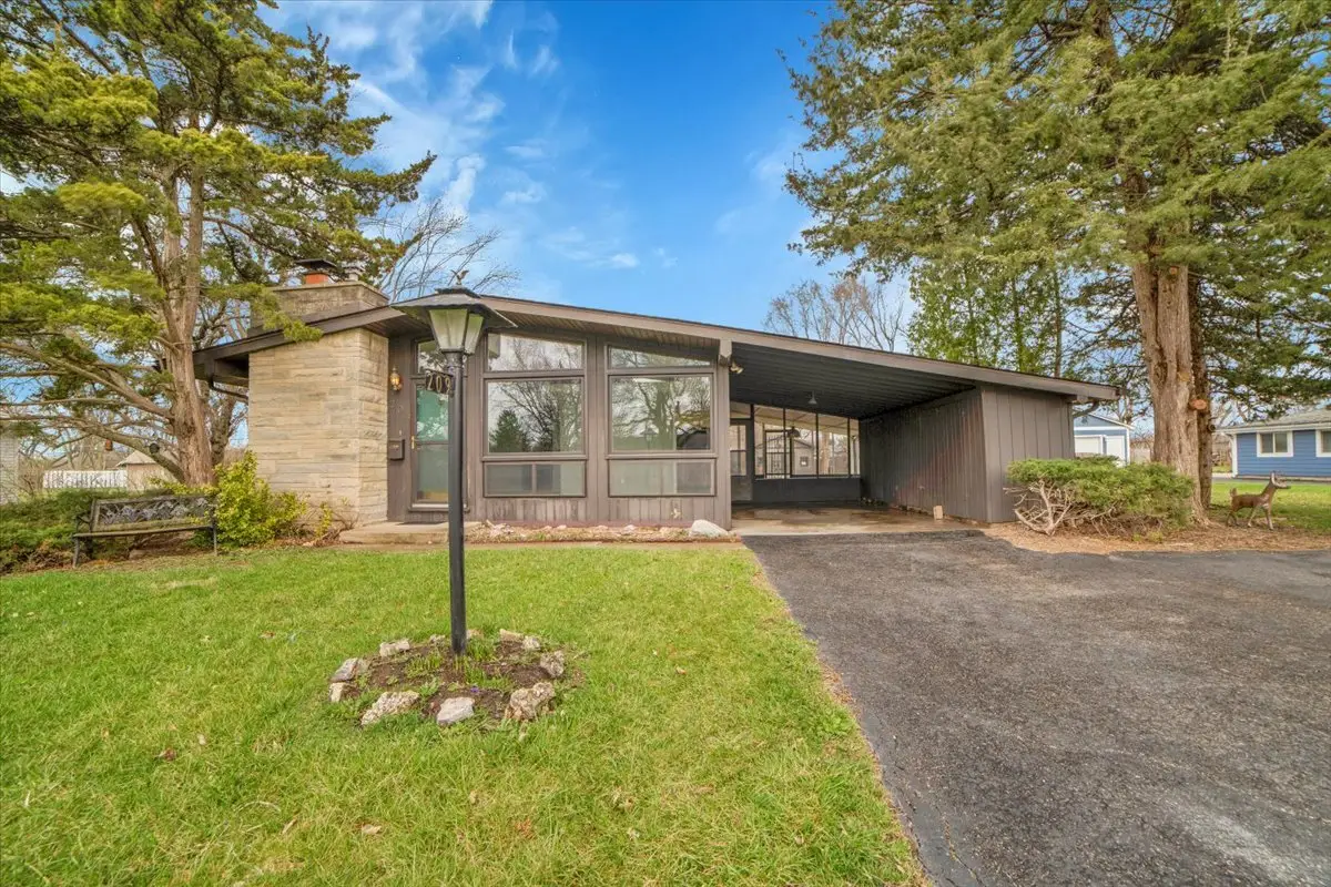 209 Sharon Lane, North Aurora, IL 60542 - #1