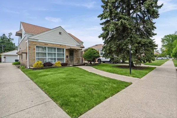 1852 Suffolk Avenue, Westchester, IL 60154