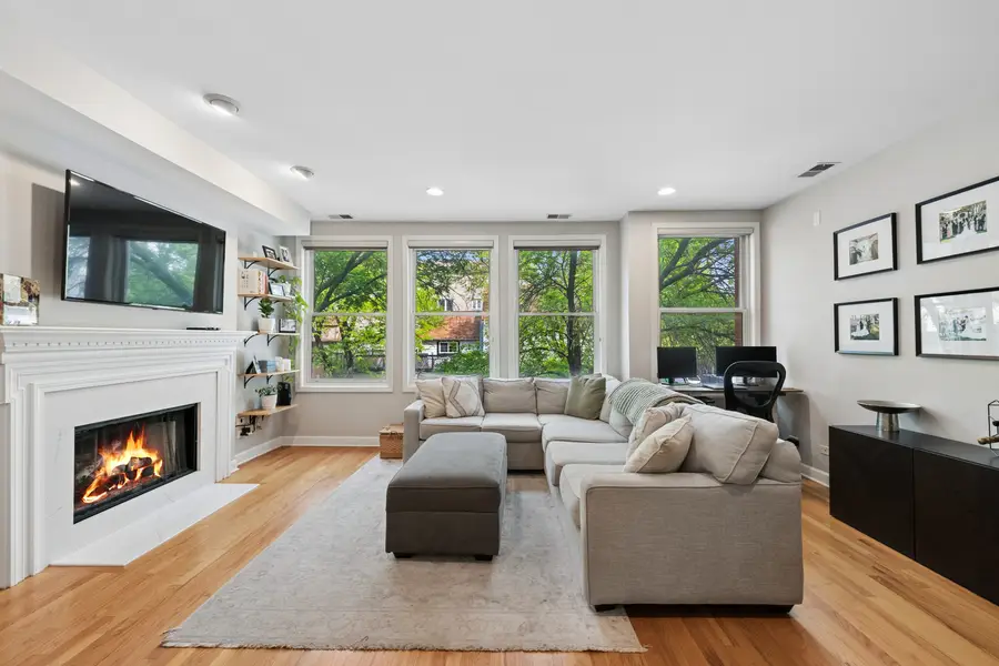 3336 N Damen Avenue #2, Chicago, IL 60618 - #2