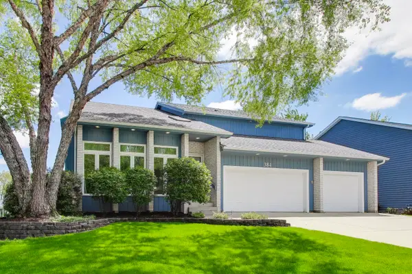384 Du Pahze Street, Naperville, IL 60565