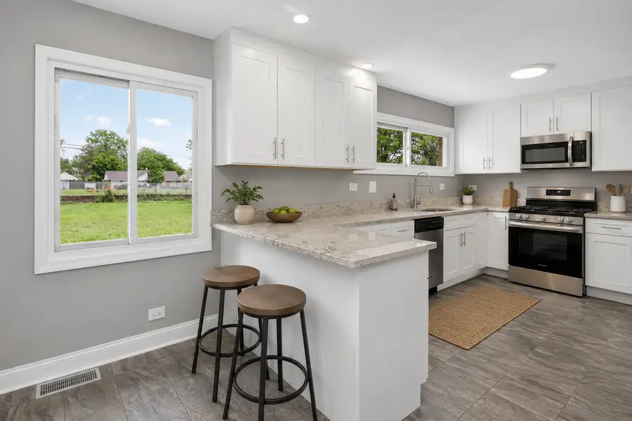 1125 Suffolk Avenue, Westchester, IL 60154 - #2