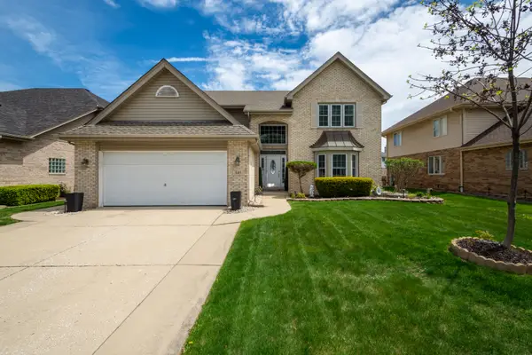 541 N 4th Avenue, Addison, IL 60101