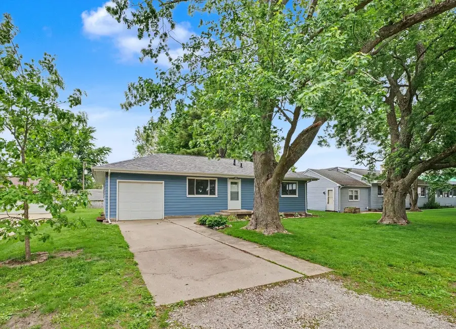 806 E Ethel Street, Saint Joseph, IL 61873 - #3