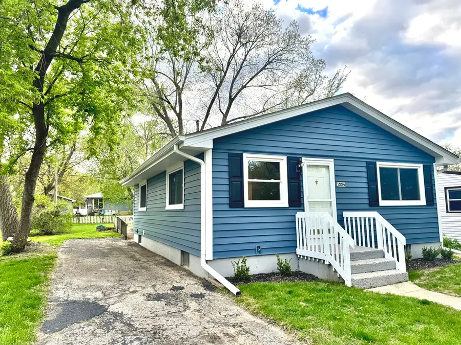 1224 Landon Avenue, Winthrop Harbor, IL 60096 - #2
