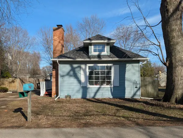 117 Lakewood Avenue, Crystal Lake, IL 60014