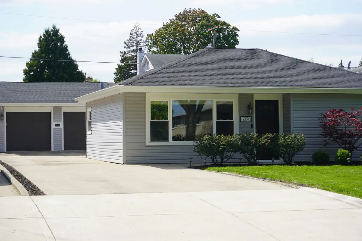 5320 S Madison Avenue, Countryside, IL 60525 - #1